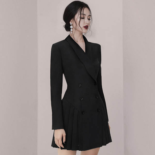 Vestido de saia justa com jaqueta