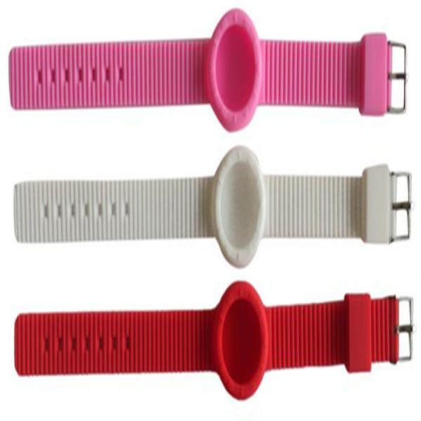 Nike lança pulseiras de silicone, pulseiras de basquete e pulseiras esportivas.