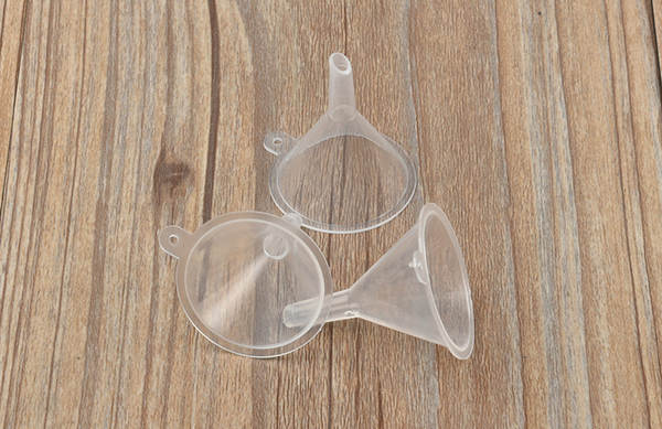 Viagem mini mini plástico líquido perfume óleo essencial de cosméticos distribuição de alimentos de classe longa boca pequeno calibre 2g