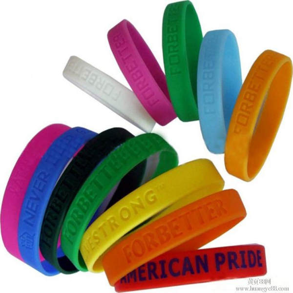 Nike lança pulseiras de silicone, pulseiras de basquete e pulseiras esportivas.
