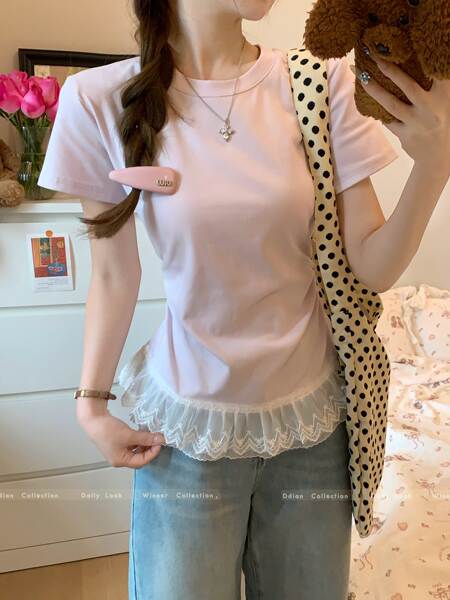 Camiseta feminina curta com babados