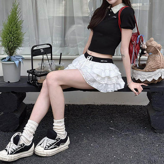 T-Shirt de verão de cor preta para meninas e meninas de verão para meninas.