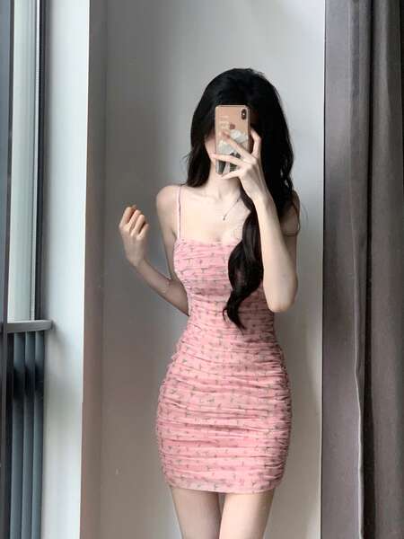 Vestido curto sem mangas rosa