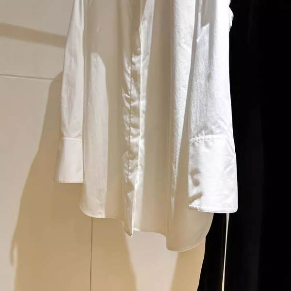 Camisa branca feminina de manga longa