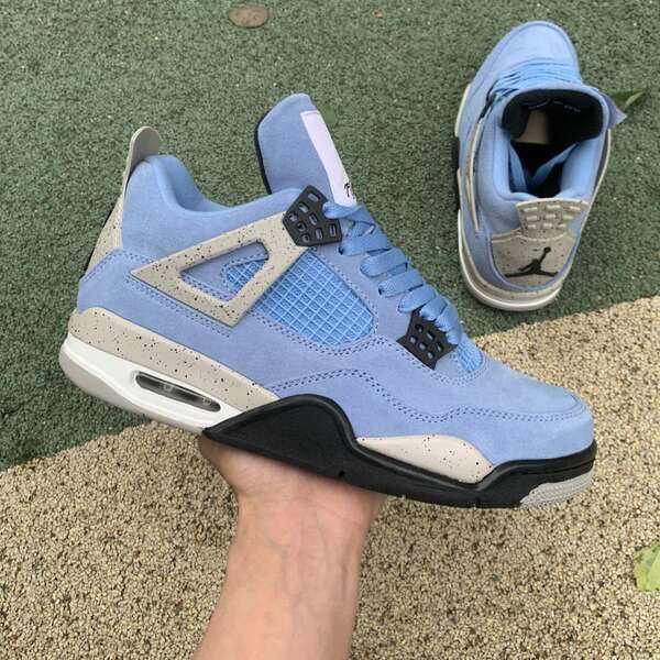 Sapato de Basquete Azul e Branco