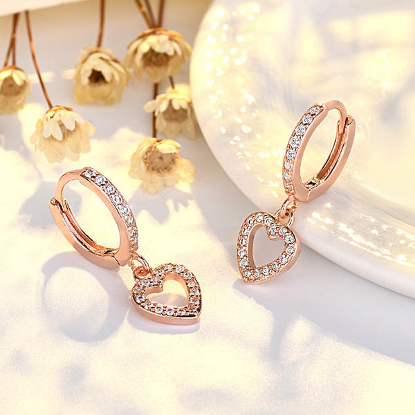 Novo francês vintage s925 prata pura com orelhas de coração feminino de alta sensibilidade de luxo orelhas revestidas de ouro orelhas de atacado