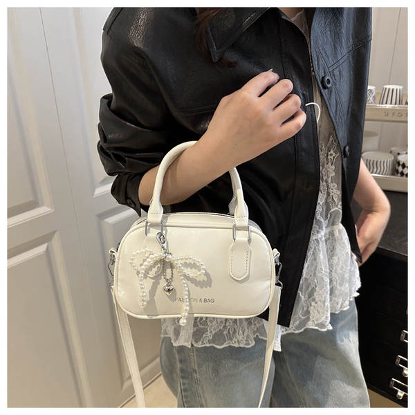 Bolsa tiracolo fashion simples quadrada 2025 verão nova coleção pérola laço borboleta ombro único transversal tendência