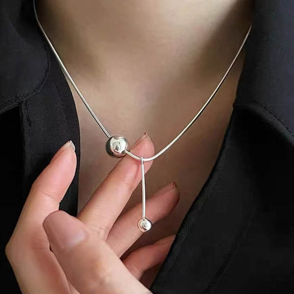 S925 Puro Prata Borboleta Colar Mulheres Pequenos Design Simples Delicioso doce e luxuoso Cadeia de cordão de serpente Sensor avançado
