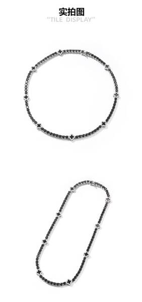 Coloque um colar de tênis em preto e prateado, um colar de tênis em branco.