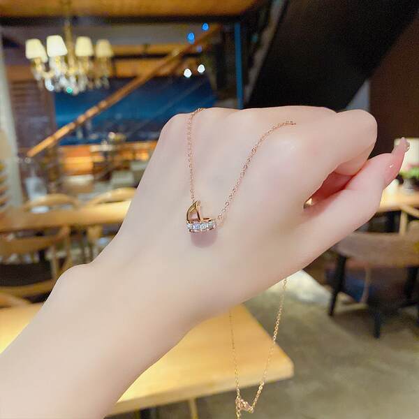 Colar feminino em titânio aço luxo não desbota versátil pendente sofisticado design exclusivo minimalista corrente clavícula acessório importação