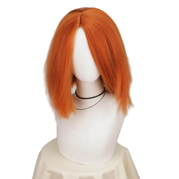 Chucky é um homem de cabelos curtos, com o cosplay.