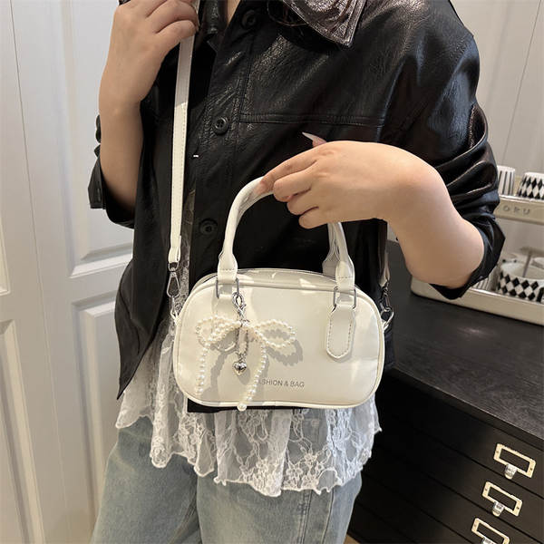 Bolsa tiracolo fashion simples quadrada 2025 verão nova coleção pérola laço borboleta ombro único transversal tendência