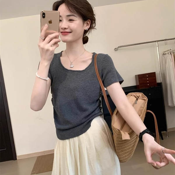 Camiseta feminina de algodão curtinha