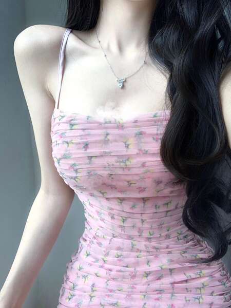 Vestido curto sem mangas rosa