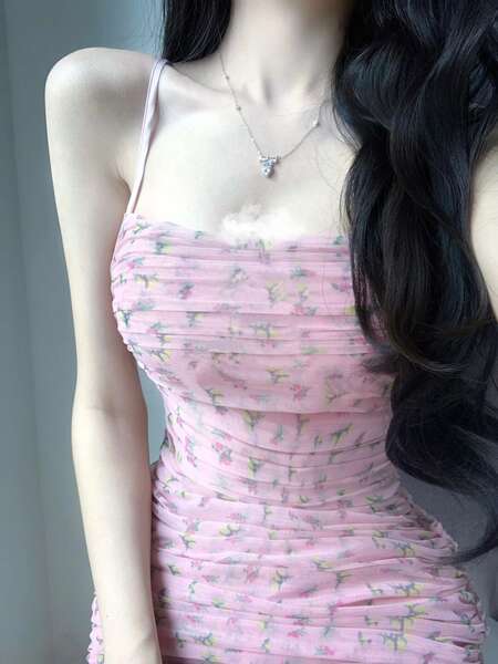Vestido curto sem mangas rosa