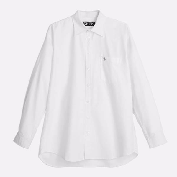 Camiseta clássica da SMFK cruzada com a mesma cor