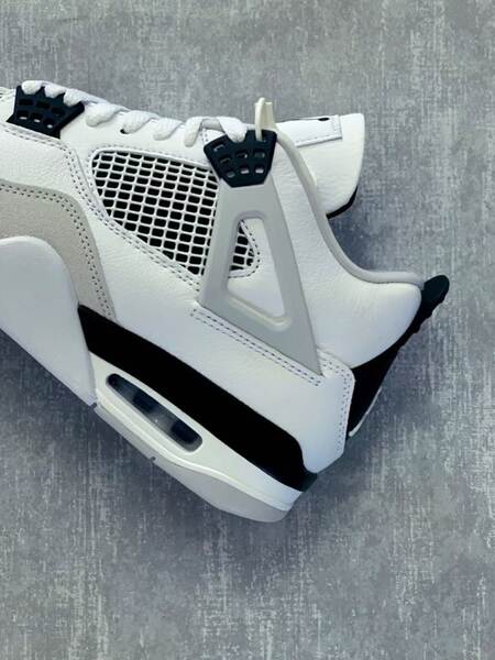 Sapato de Basquete AJ4 Alto