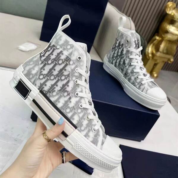 Europa Estação D Casa 2026 Calçado de vela de ar Pequenos sapatos brancos Mulheres de baixo plano impressão de letras de tabuleiro de esportes
