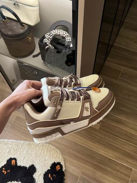 Sapatos de couro confortáveis
