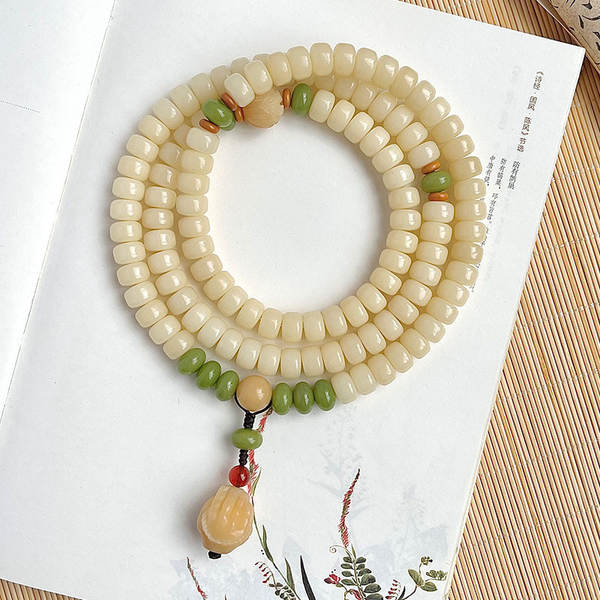 Colar de Contas de Jade Branco