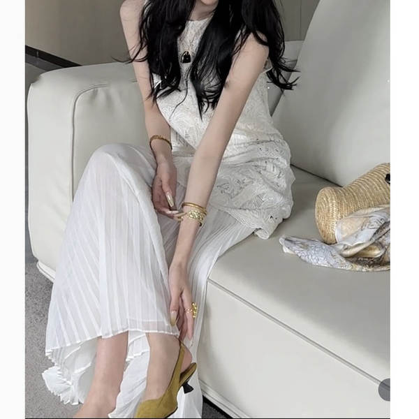 Combinando elegância e elegância, a deusa do luxo combina um vestido de verão 2025 com um novo vestido de verão.