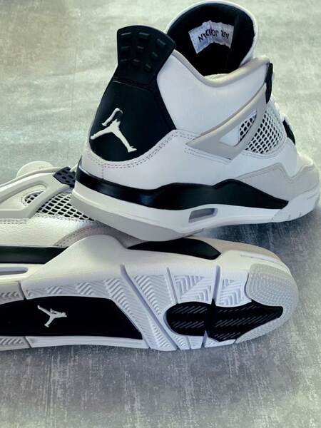 Sapato de Basquete AJ4 Alto