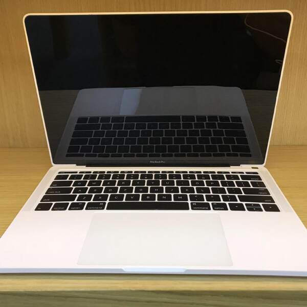 MacBook Pro 13.3 polegadas Computador portátil modelo de simulação de computador peças de arte Exposições de fotografia