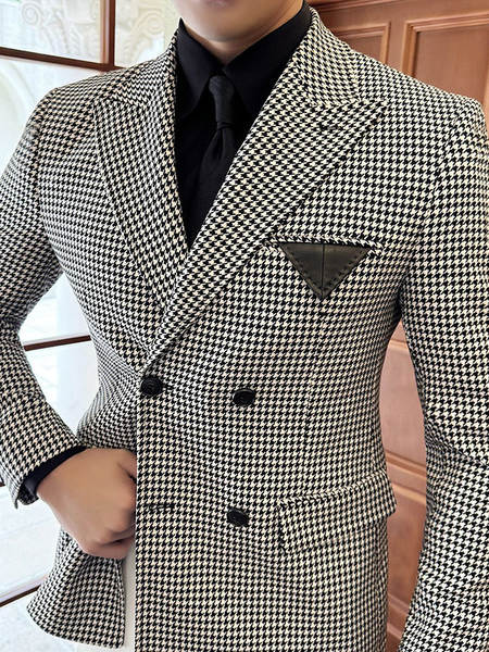 Terno de Homem com Bolso de Pele