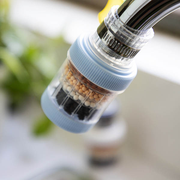 Filtro de água de seis camadas para a cozinha doméstica.
