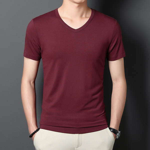 Modelo de algodão gelado masculino T-shirt 2024 novo verão puro V-shirt de alta qualidade T-shirt masculino