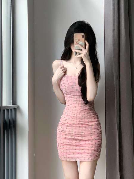 Vestido curto sem mangas rosa