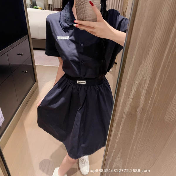 Nova coleção de bonecas com camisa curta