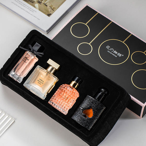 Kit de Perfumes Femininos e Masculinos