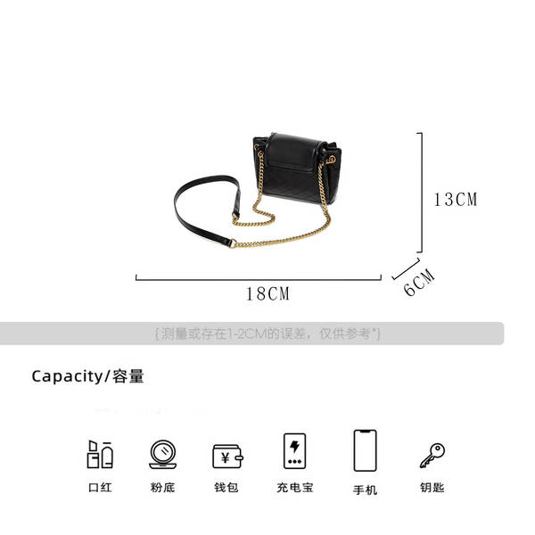 Bolsa Lolita Quadrada com Corrente