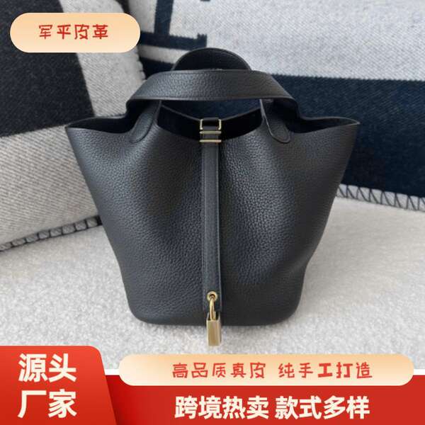 Bolsa de couro grande com alça