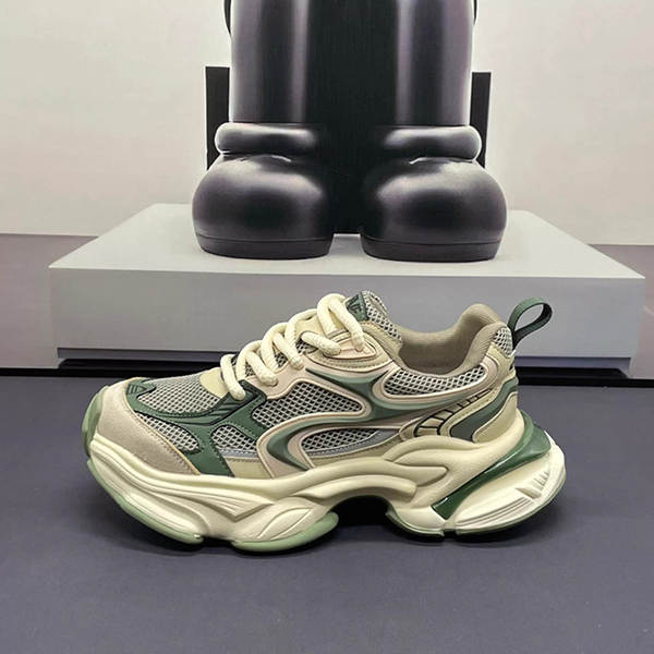 No verão de 2026, o novo modelo de calçado de ar para homens no outono, a tendência é aumentar o tamanho dos sapatos de lazer para homens.