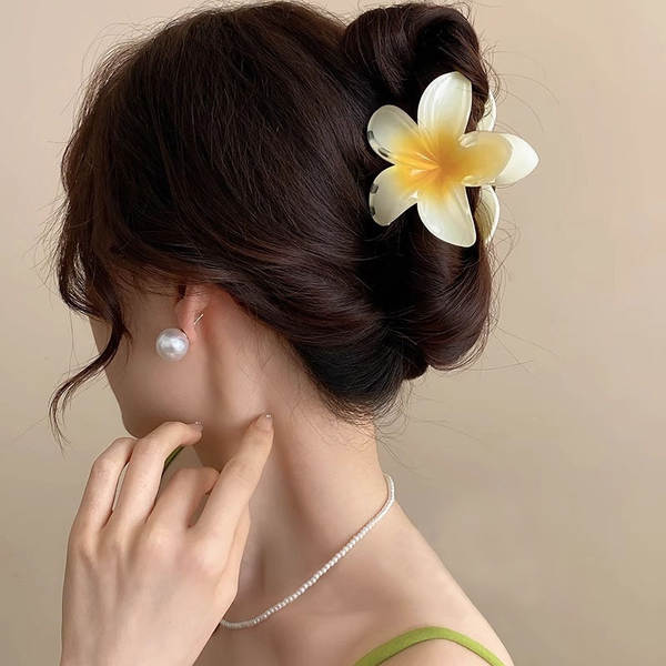 8 centímetros de comprimento para o cabelo de um tubarão.