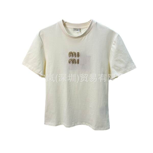 A nova camiseta da primavera e do verão de 2025 é a camiseta feminina de curta-metragem.