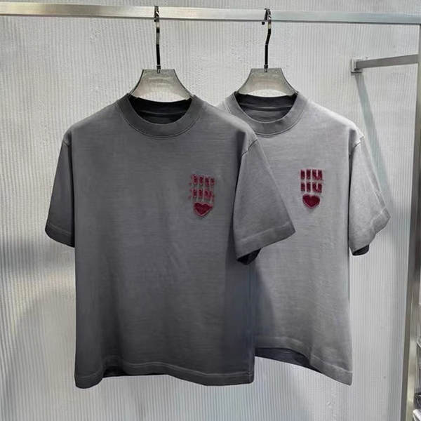Camiseta curta de verão com estampa de letra