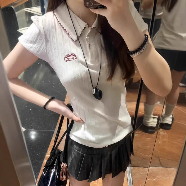 T-Shirt de verão de 2025, nova camiseta branca doce e bonita.