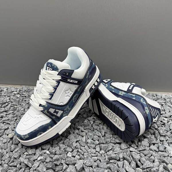 Sapatos masculinos de outono de 2025 novos sapatos de descanso suave com sapatos esportivos de grande porte de tendência permeável para casais