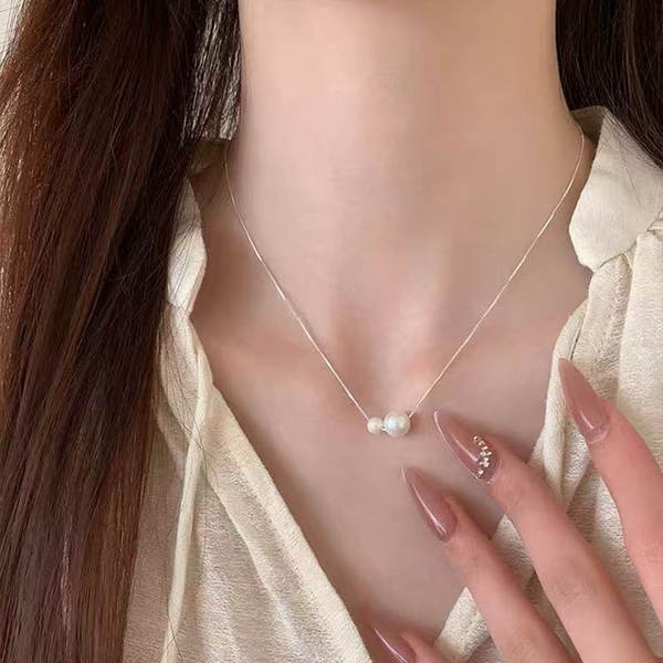 S925 Puro Prata Borboleta Colar Mulheres Pequenos Design Simples Delicioso doce e luxuoso Cadeia de cordão de serpente Sensor avançado