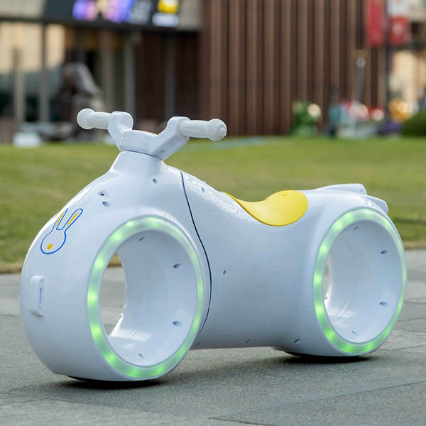 Carro elétrico de equilíbrio para crianças de 2 a 8 anos de idade Caminhão de bicicleta para bebês Carro de música flash Carro de presente para bebês