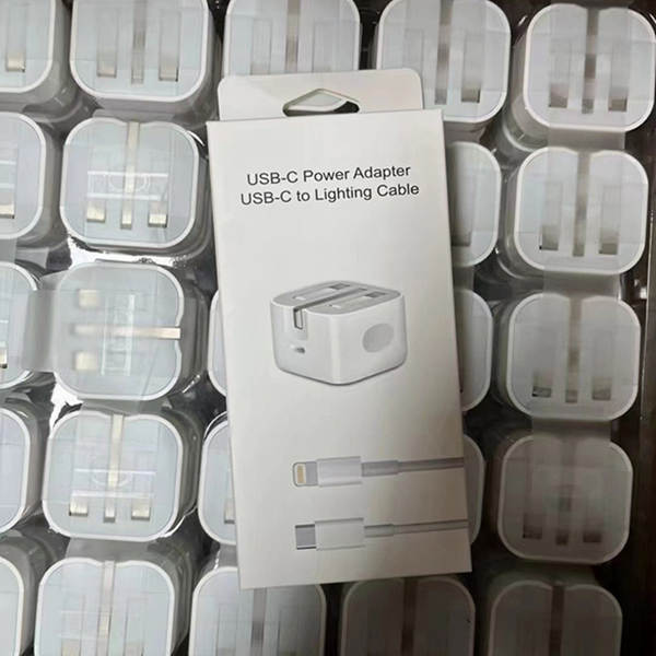 Carregador rápido para telemóveis 13 da Apple com o pé dobrável padrão PD20W com a interface de carregamento rápido Type-C