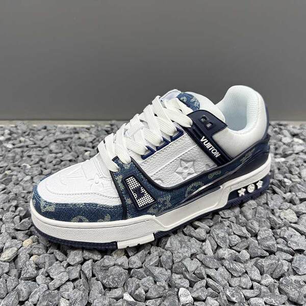 Sapatos masculinos de outono de 2025 novos sapatos de descanso suave com sapatos esportivos de grande porte de tendência permeável para casais