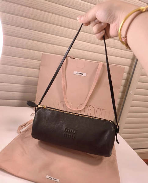 Bolsa de Ombro Feminina Simples
