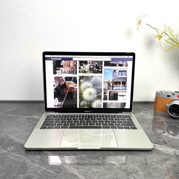 MacBook Pro 13.3 polegadas Computador portátil modelo de simulação de computador peças de arte Exposições de fotografia