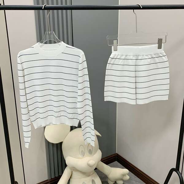 Conjunto de short e regata de malha listrada